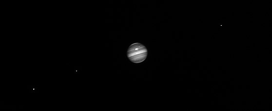 Jupiter by Piotr Maliński f/10 DSI III Pro bin 2, 1 sec 7-10-2010 (3,862 bytes)