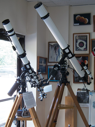 Unitron Model 132 4 inch telescope alongside Model 142 as exhibited at Company Seven (128,015 bytes)