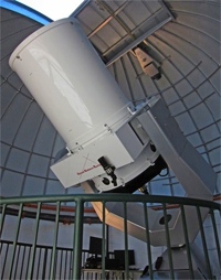 Optical Guidance Systems 32 inch telescope at George Mason University 27 July 2011 (26,729 bytes)