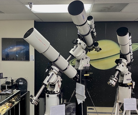 TEC APO180FL, Astro-Physics 206 EDF and 160 EDF telescopes at Company Seven's showroom (105,008 bytes)