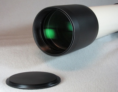 Objective lens of TeleVue NP101is Apo Telescope, 2011 model (47,312 bytes)