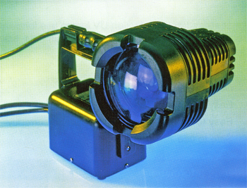 B-100AP ballasted High Intensity longwave UV lamp (97,521 bytes)