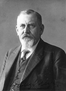 Franz A. Meyer of Carl Zeiss Jena, c. 1924 (18,542 bytes)